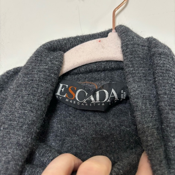 Escada grey turtleneck sweater 34 - Picture 3 of 5